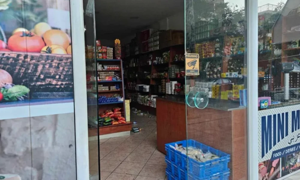 Βίντεο ντοκουμέντο από την άγρια συμπλοκή σε μίνι μάρκετ στα Χανιά: «Άσε το όπλο, θα σκοτωθεί κανείς»